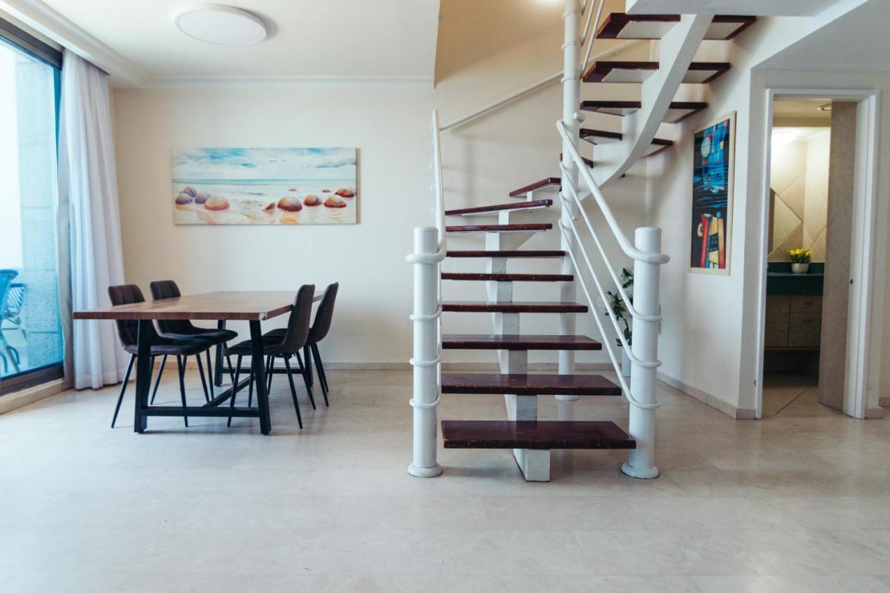 Almog Beach Apartments מגדלי חוף הכרמל חיפה Extérieur photo