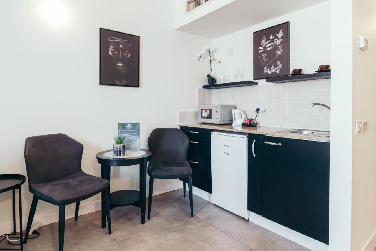 Almog Beach Apartments מגדלי חוף הכרמל חיפה Extérieur photo