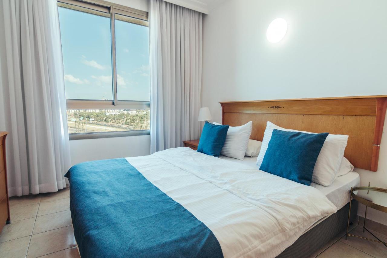 Almog Beach Apartments מגדלי חוף הכרמל חיפה Extérieur photo
