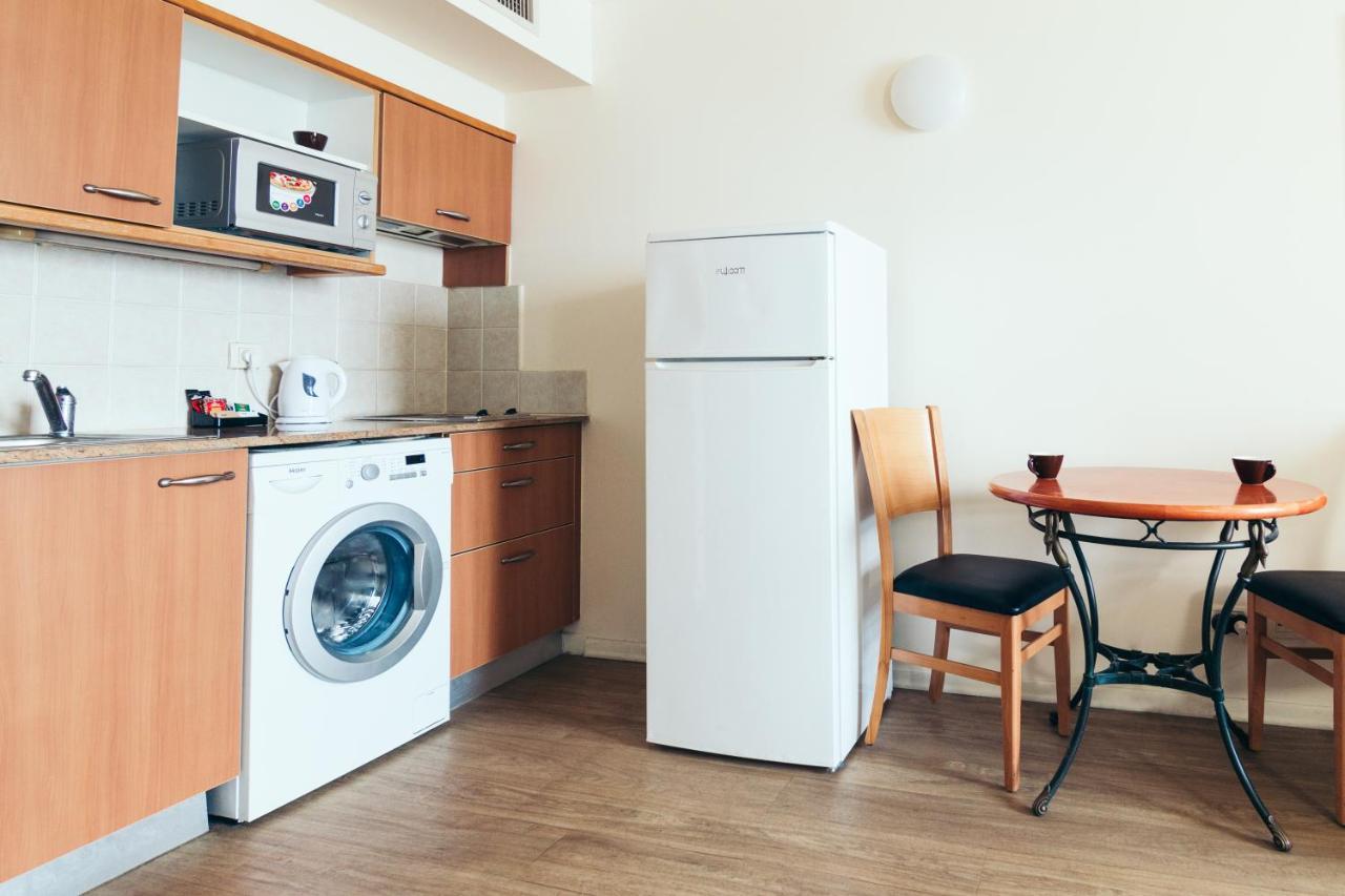Almog Beach Apartments מגדלי חוף הכרמל חיפה Extérieur photo