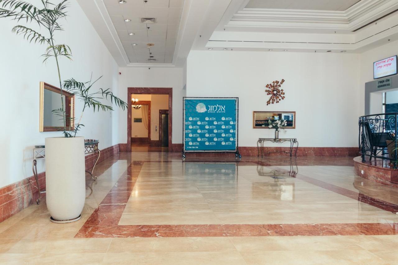 Almog Beach Apartments מגדלי חוף הכרמל חיפה Extérieur photo