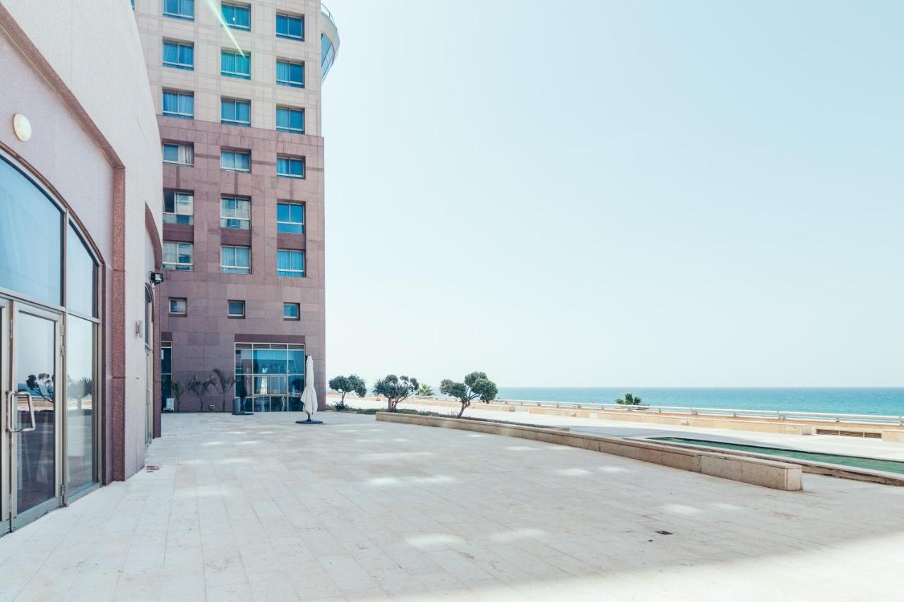 Almog Beach Apartments מגדלי חוף הכרמל חיפה Extérieur photo