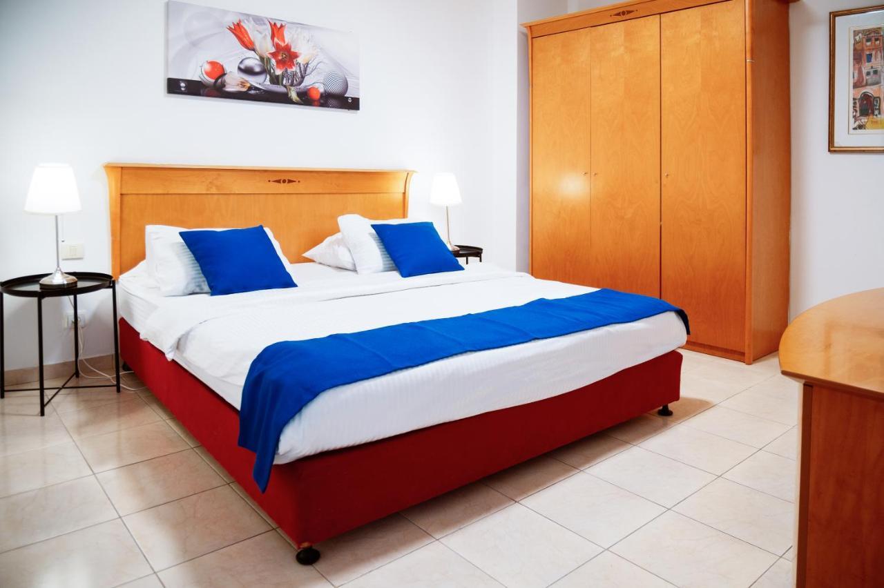 Almog Beach Apartments מגדלי חוף הכרמל חיפה Extérieur photo