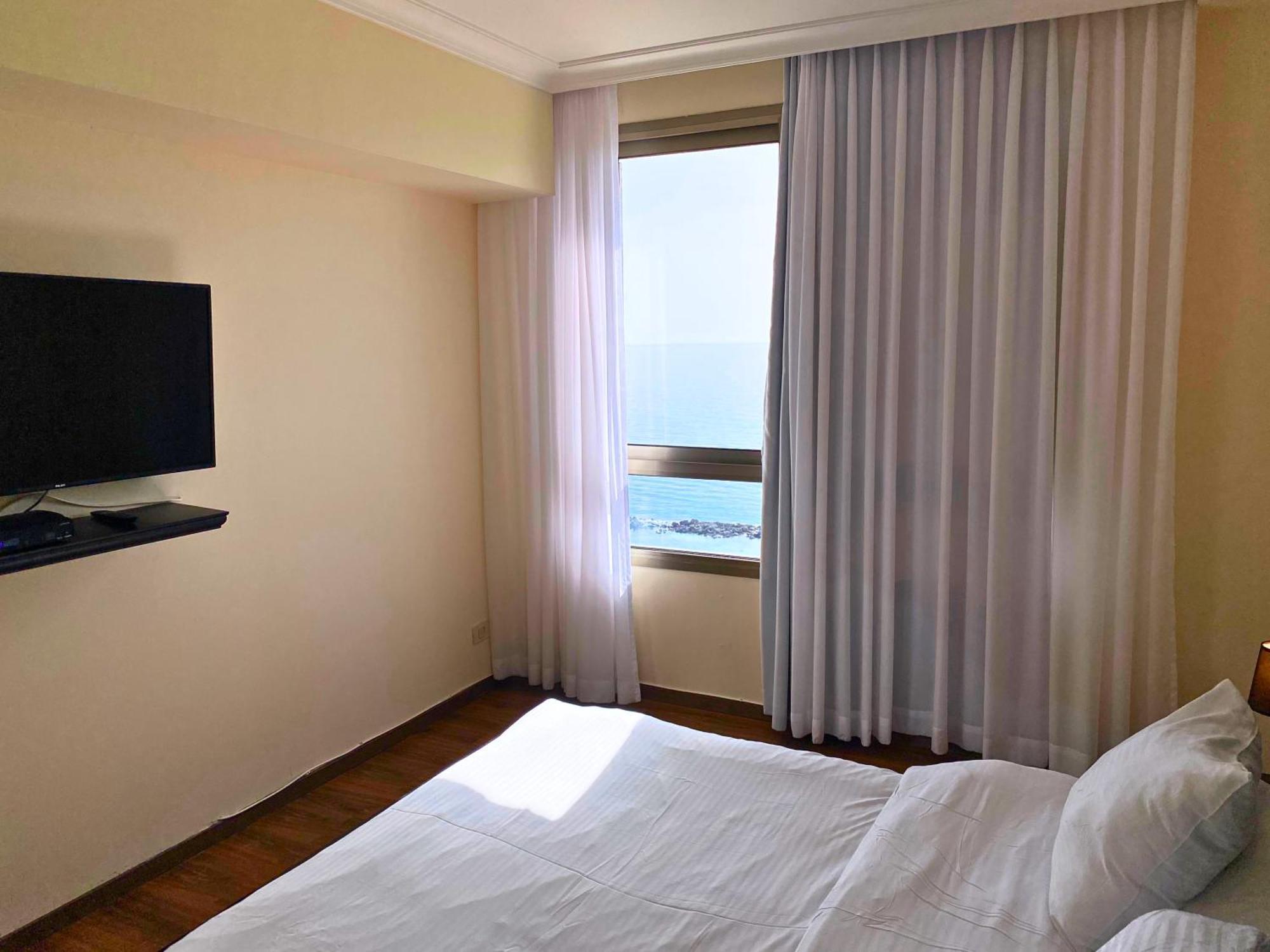 Almog Beach Apartments מגדלי חוף הכרמל חיפה Extérieur photo