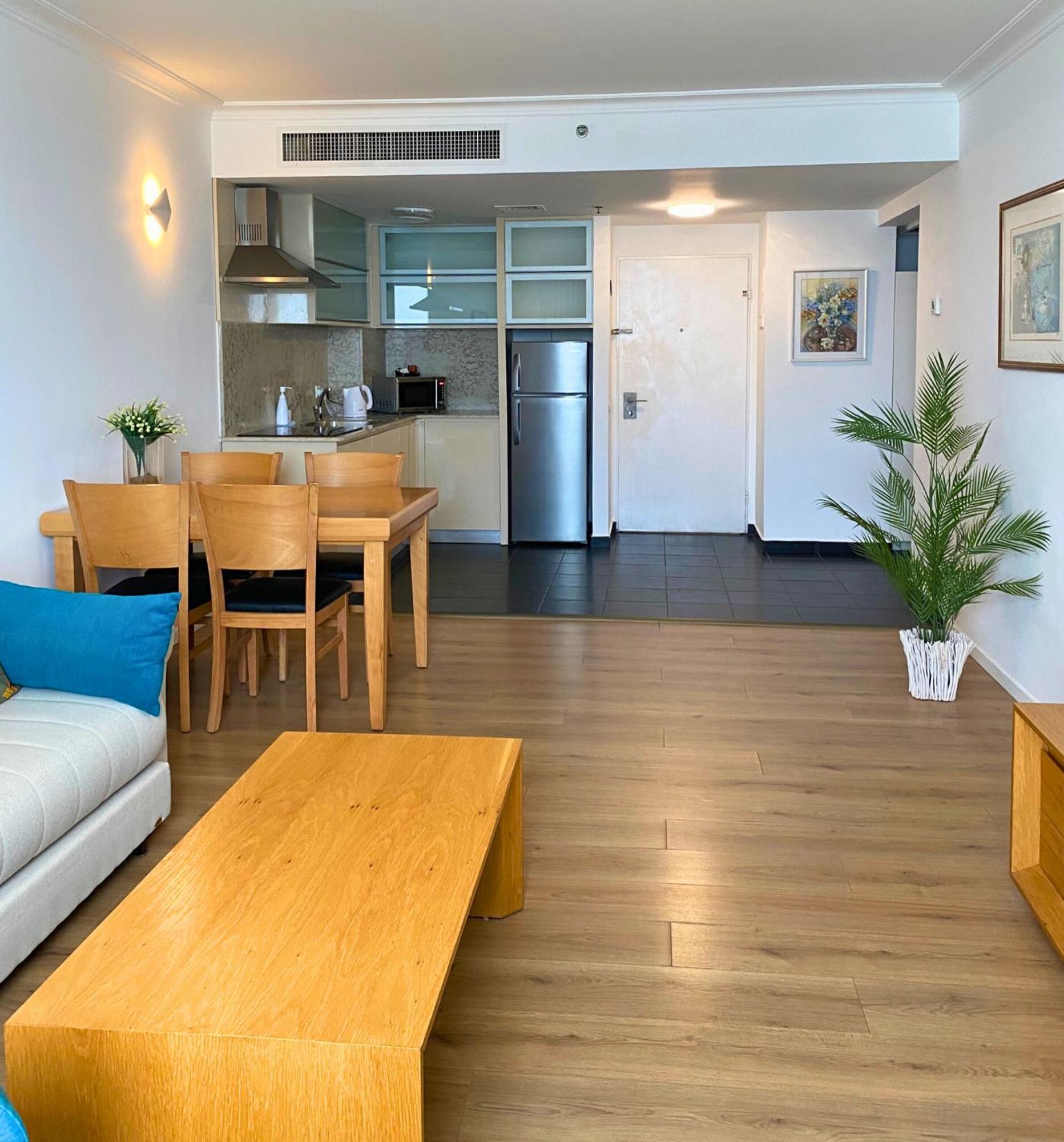 Almog Beach Apartments מגדלי חוף הכרמל חיפה Extérieur photo